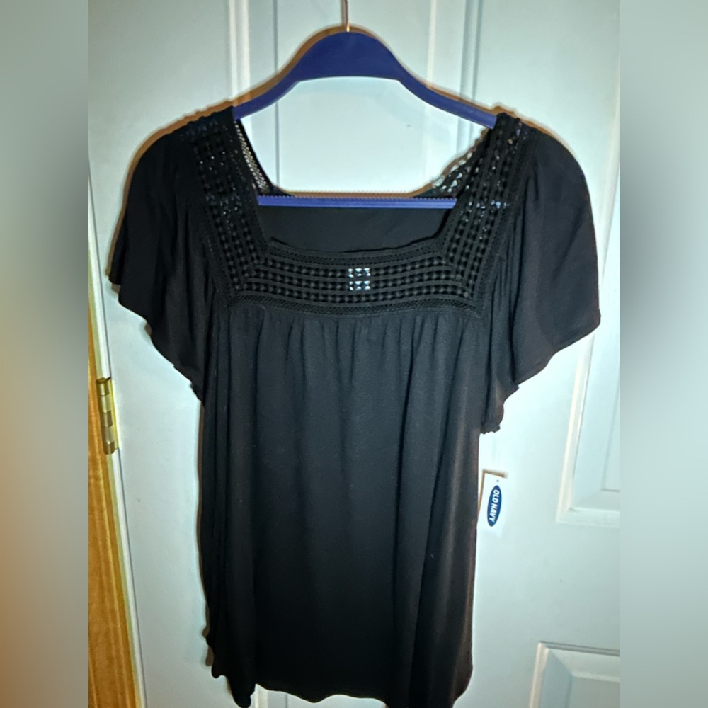 Old Navy black top